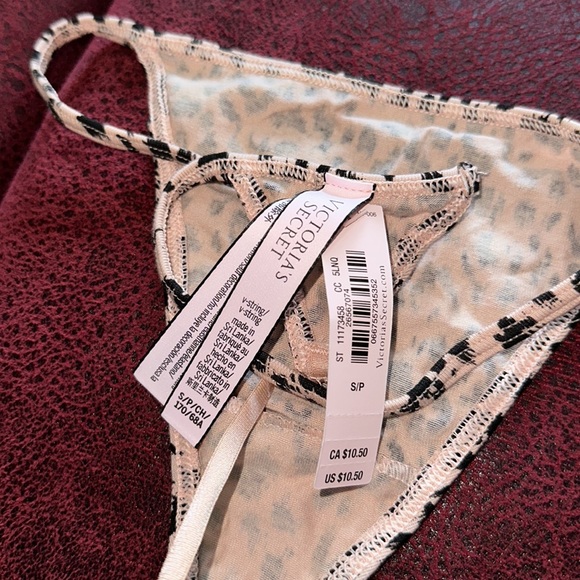 Victoria’s Secret V-String Thong - Picture 3 of 3